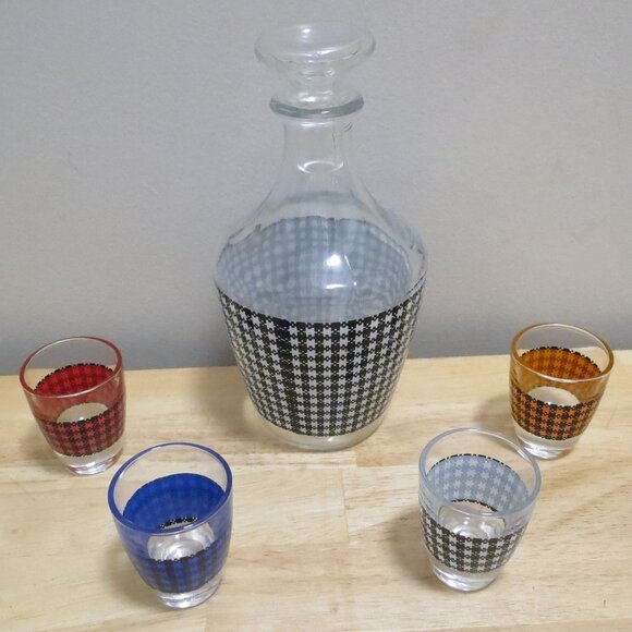 Glass Decanter Set Vintage Retro 4 Shot Glasses Houndstooth c1950s France - Picture 2 of 3